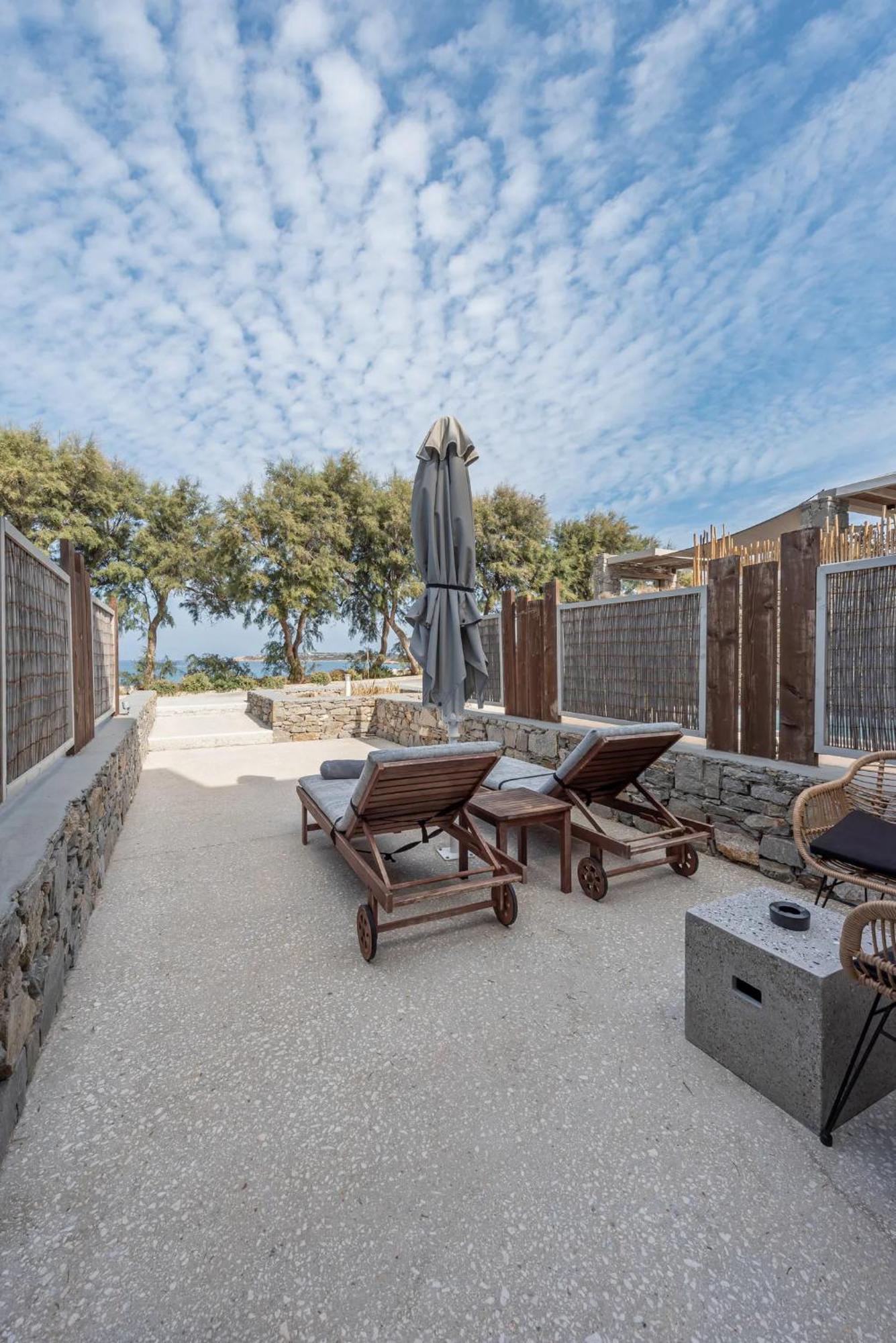 Paros Comfy Suites ナウサ エクステリア 写真