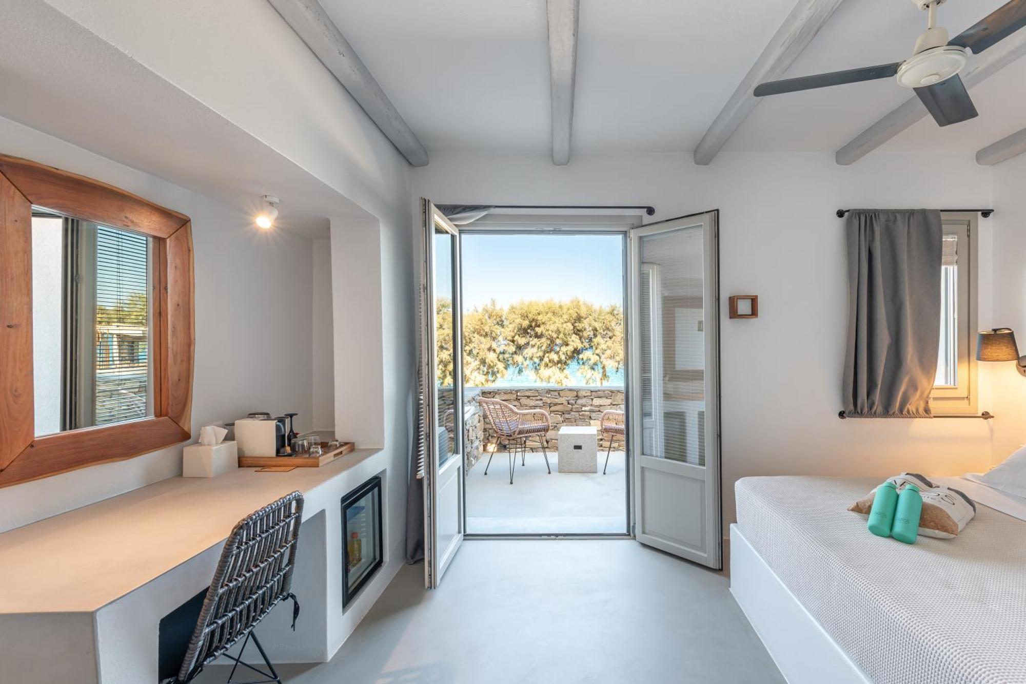 Paros Comfy Suites ナウサ エクステリア 写真